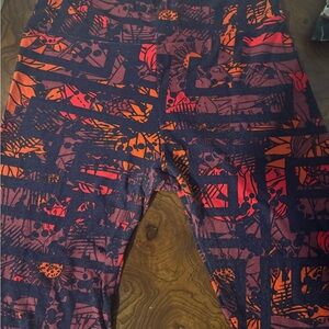 LuLaRoe Red and Orange Artistic Leggings